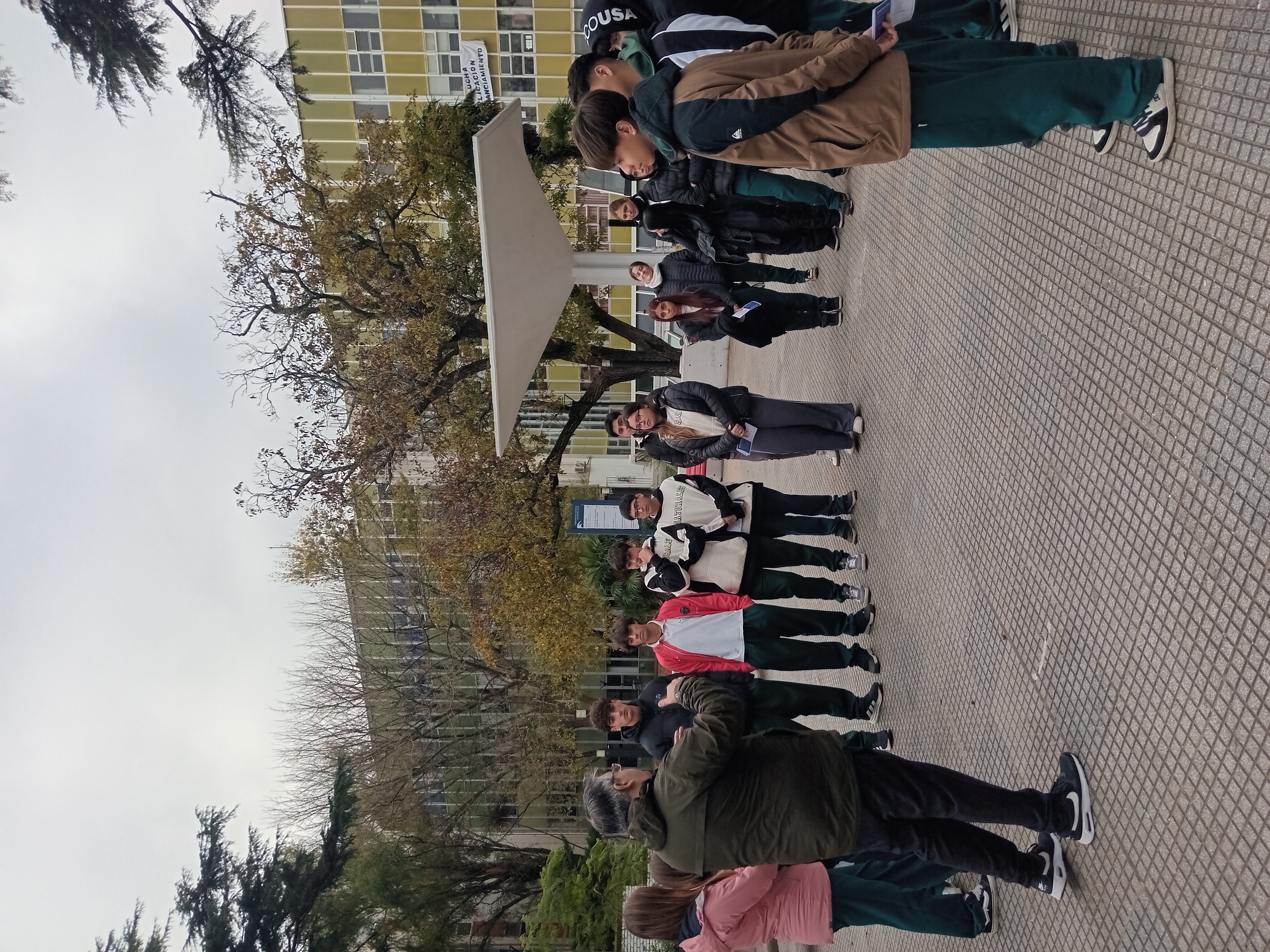Foto visita Instituto Juan Luis Vives de la ciudad de Va. Gesell